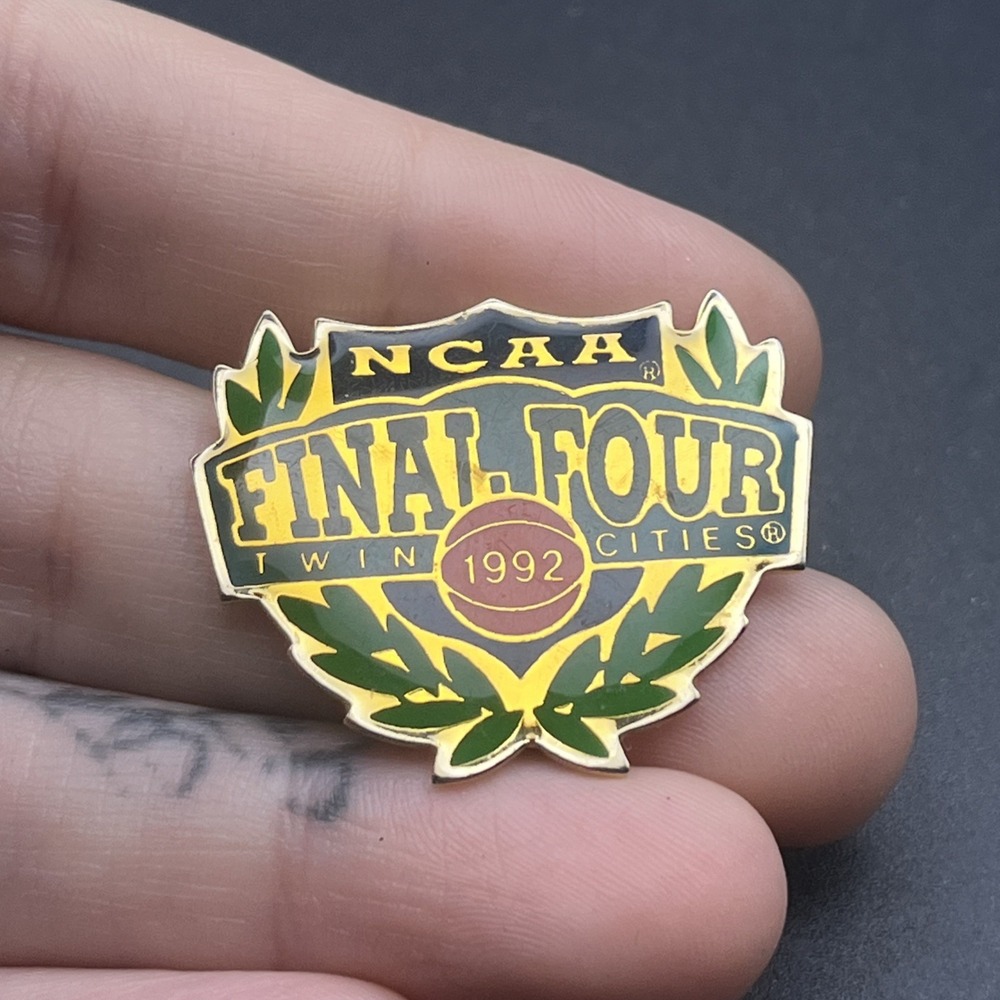 1992 NCAA Final Four Basketball Minnesota Twin Cities Lapel Hat Pin